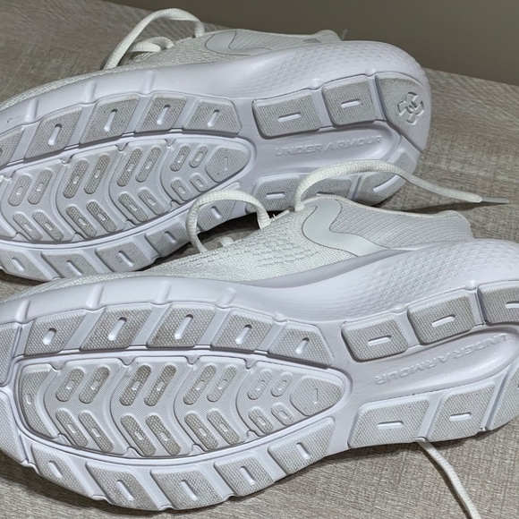 Under Armour Charged Sneaker - Picture 3 of 5